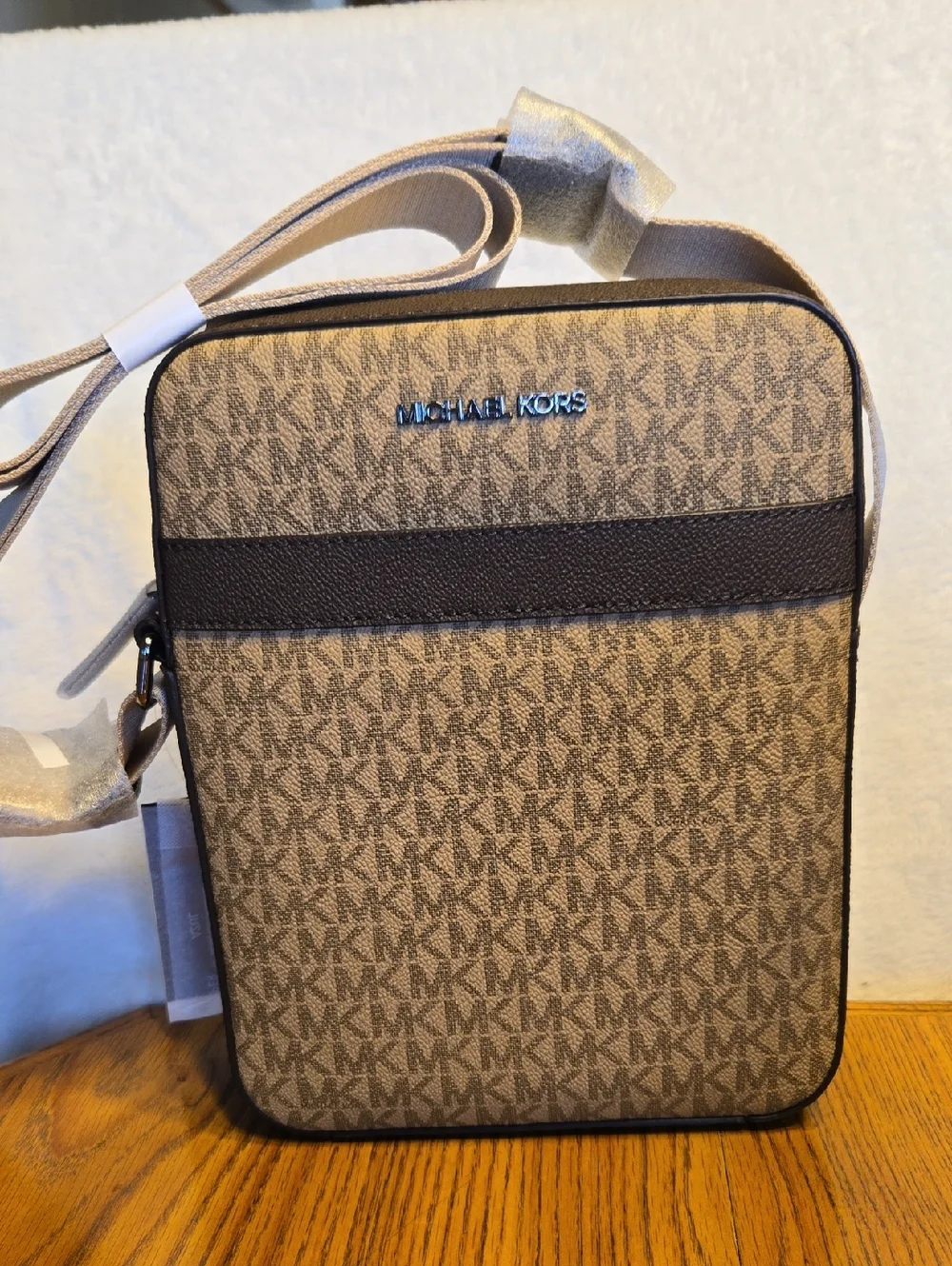NWT Mens Michael Kors Tan & Brown Monogram Messenger Crossbody